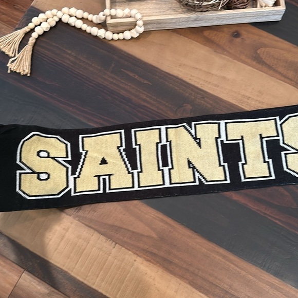 Saints scarf - Picture 2 of 3